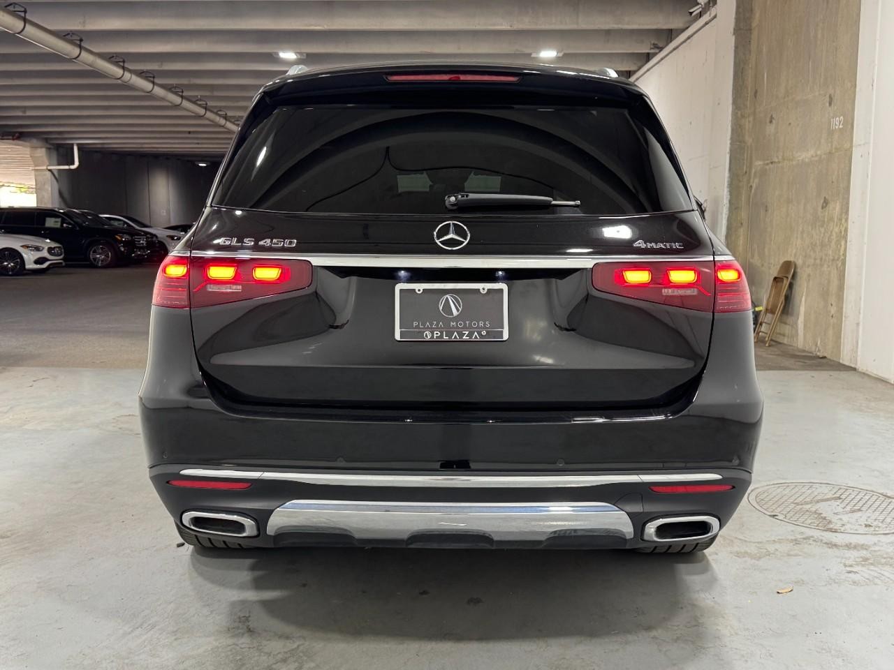 Mercedes-Benz GLS Vehicle Full-screen Gallery Image 10