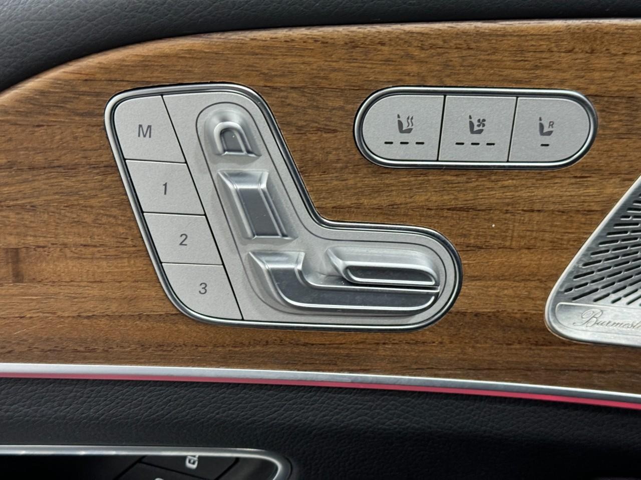 Mercedes-Benz GLS Vehicle Full-screen Gallery Image 28