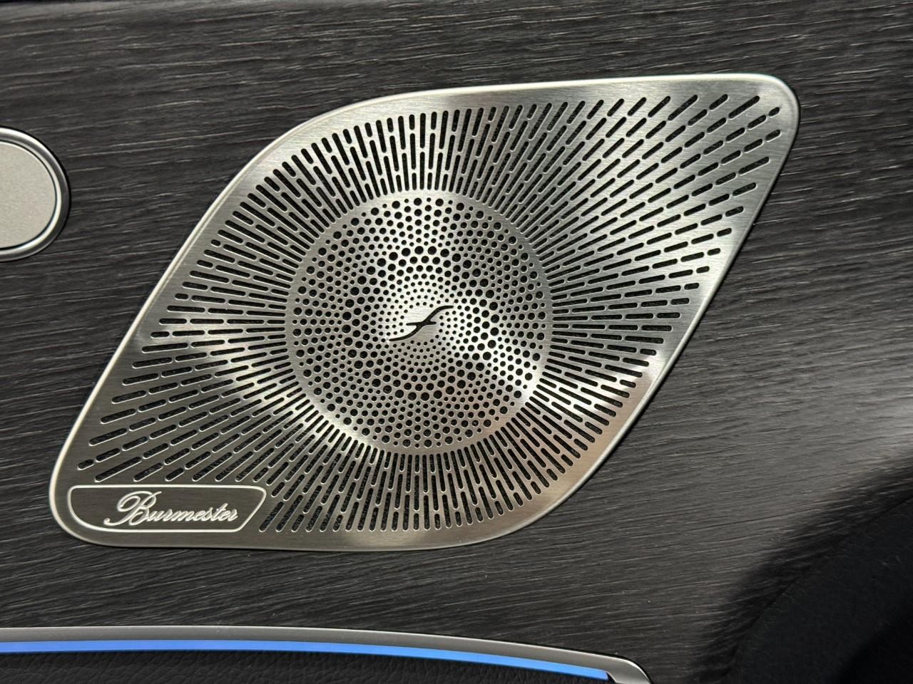 Mercedes-Benz GLE Vehicle Full-screen Gallery Image 24