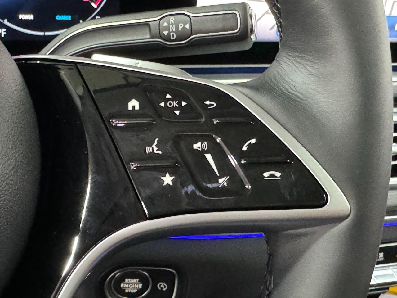 Mercedes-Benz GLE Vehicle Full-screen Gallery Image 34