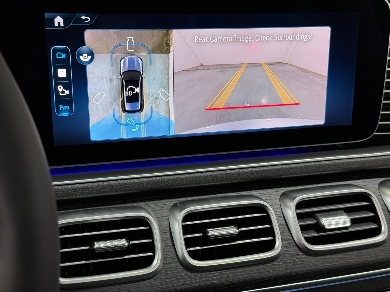 Mercedes-Benz GLE Vehicle Full-screen Gallery Image 37