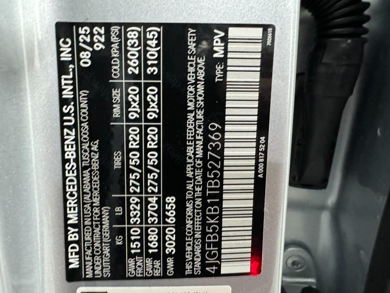 Mercedes-Benz GLE Vehicle Full-screen Gallery Image 38