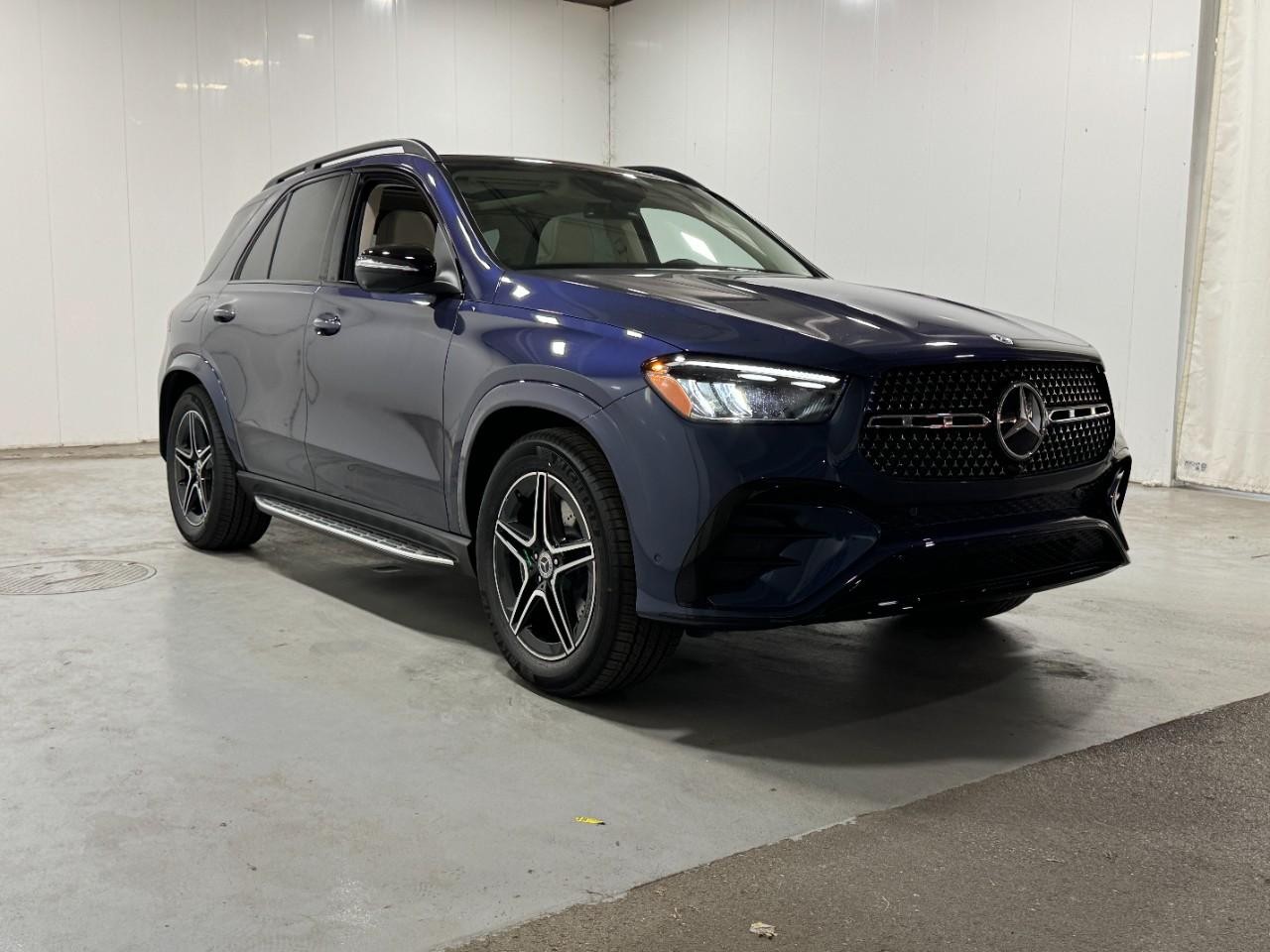 Mercedes-Benz GLE Vehicle Full-screen Gallery Image 6