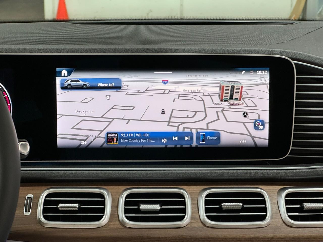 Mercedes-Benz GLE Vehicle Full-screen Gallery Image 14