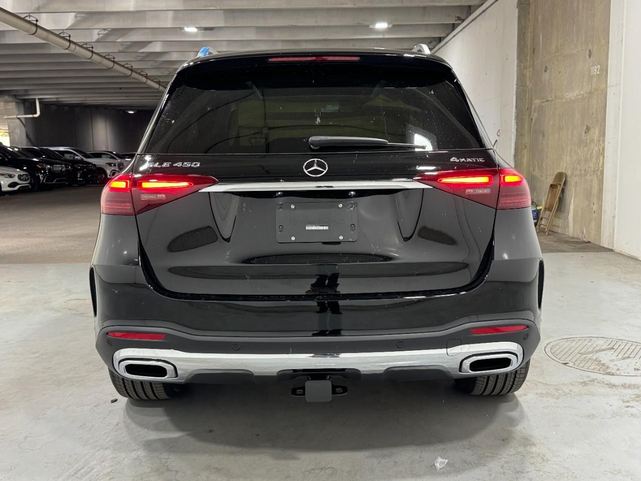 Mercedes-Benz GLE Vehicle Full-screen Gallery Image 10