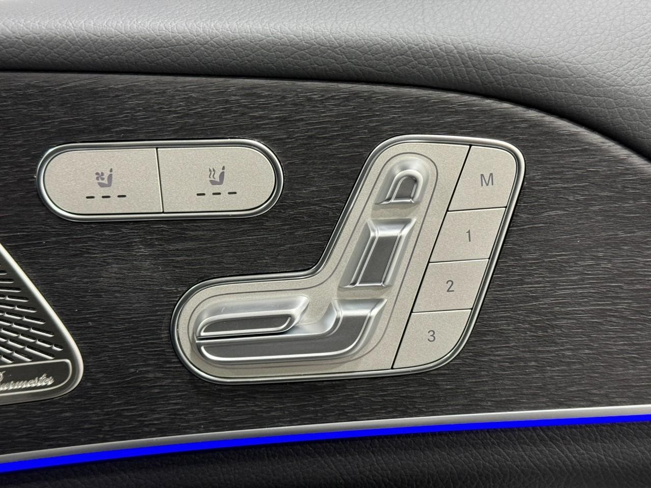 Mercedes-Benz GLE Vehicle Full-screen Gallery Image 23