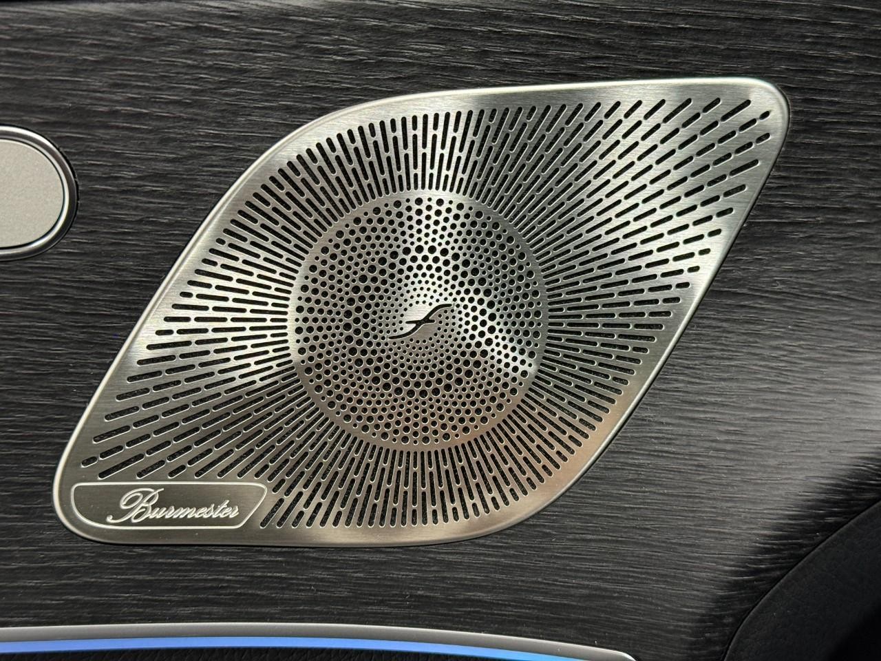 Mercedes-Benz GLE Vehicle Full-screen Gallery Image 26