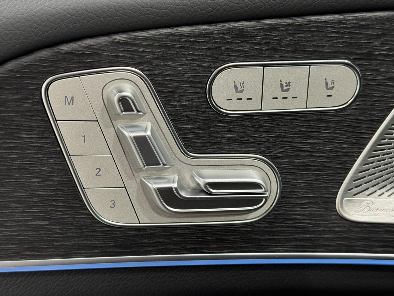 Mercedes-Benz GLE Vehicle Full-screen Gallery Image 27