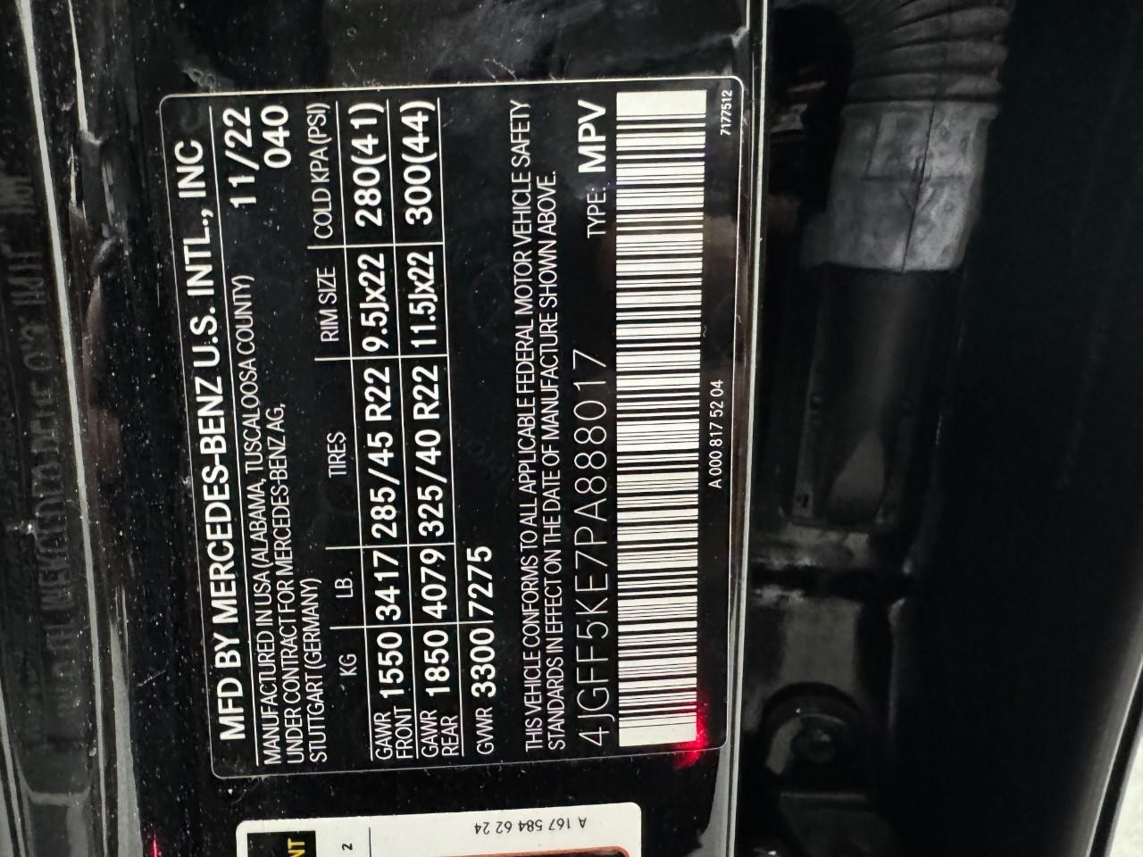 Mercedes-Benz GLS Vehicle Full-screen Gallery Image 41