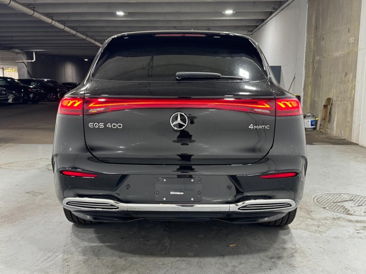 Mercedes-Benz EQS Vehicle Full-screen Gallery Image 9