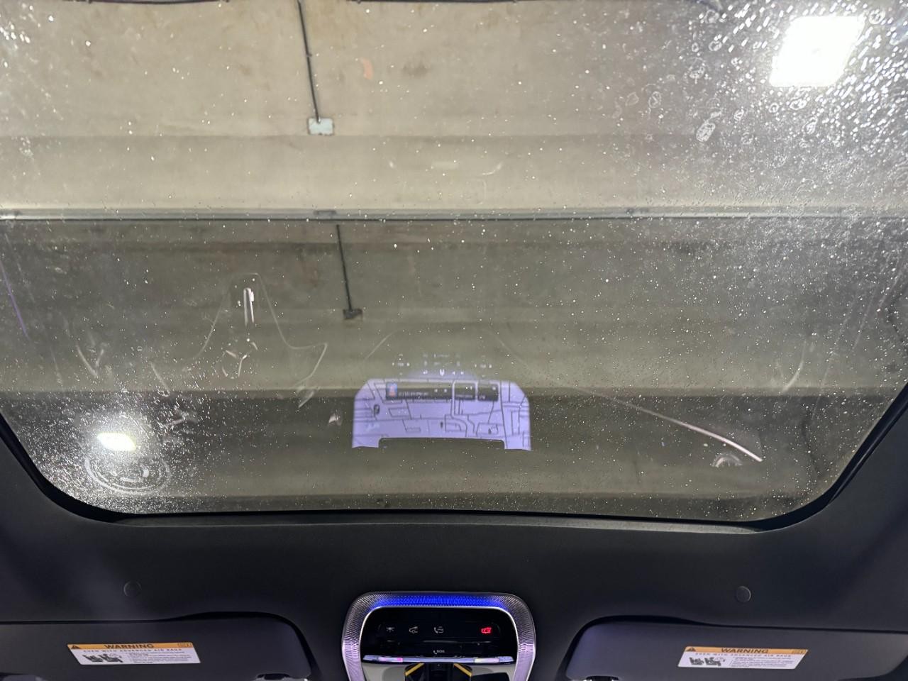 Mercedes-Benz EQS Vehicle Full-screen Gallery Image 12