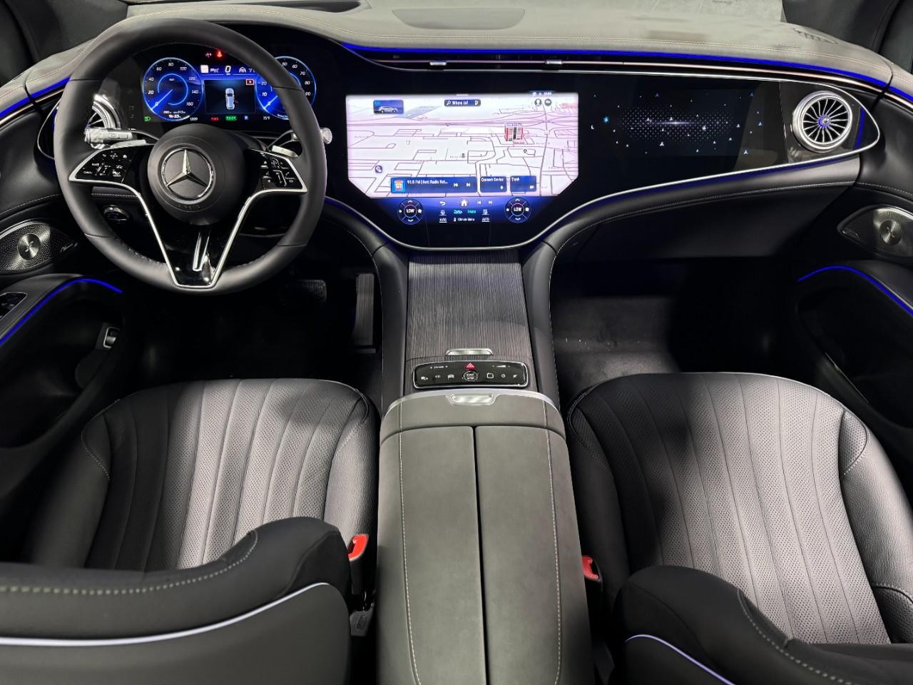 Mercedes-Benz EQS Vehicle Full-screen Gallery Image 13