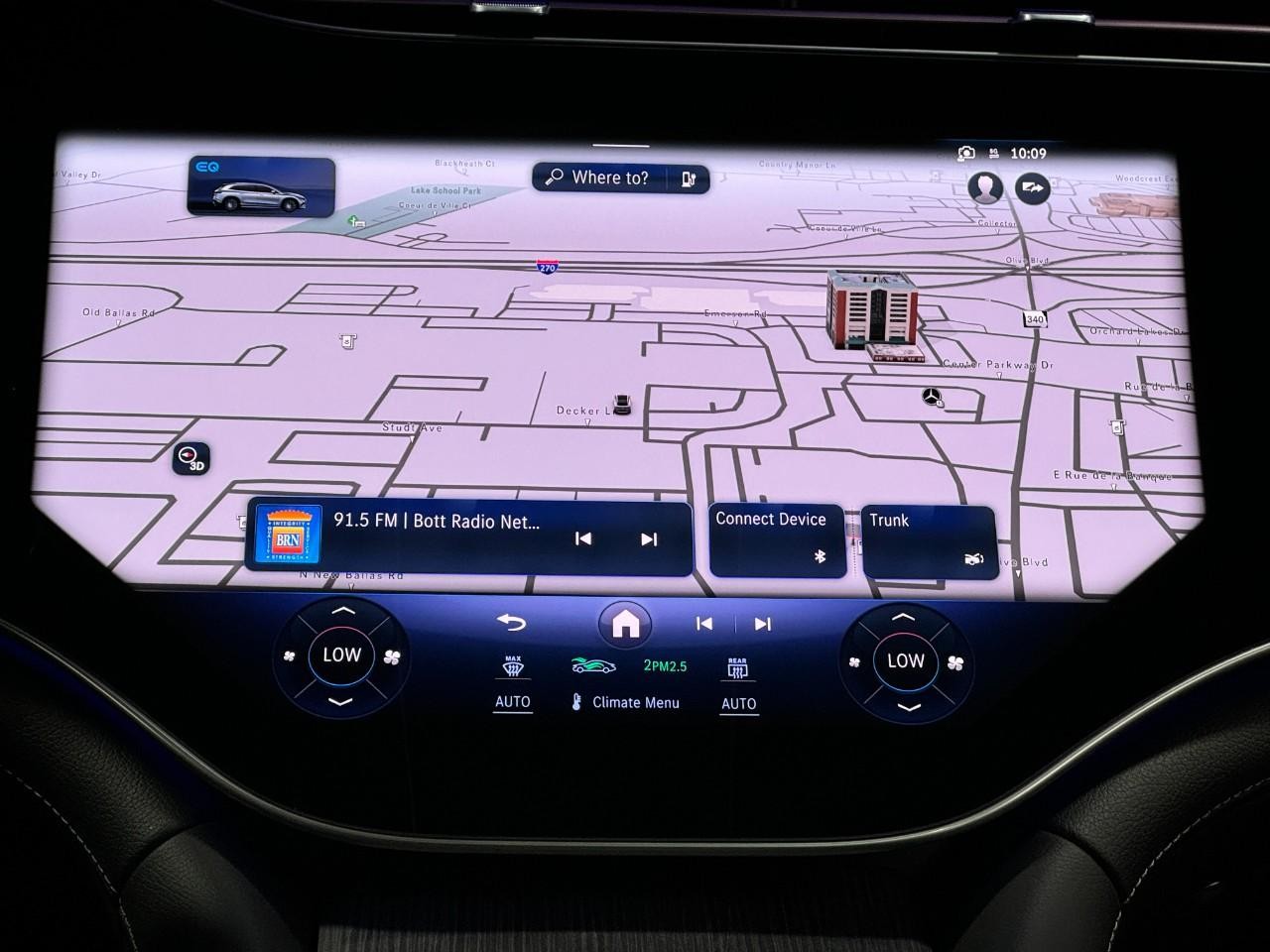 Mercedes-Benz EQS Vehicle Full-screen Gallery Image 15