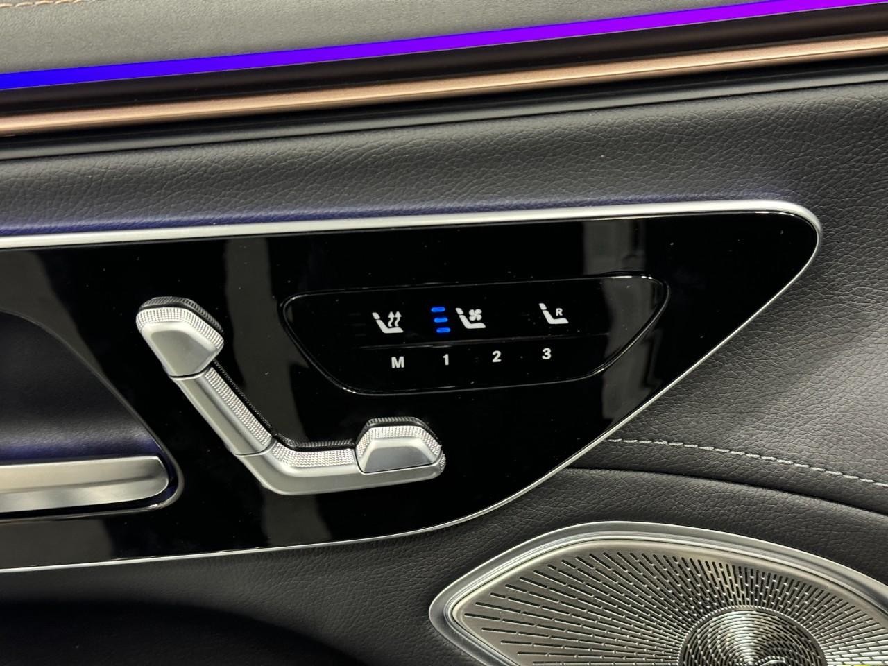 Mercedes-Benz EQS Vehicle Full-screen Gallery Image 23