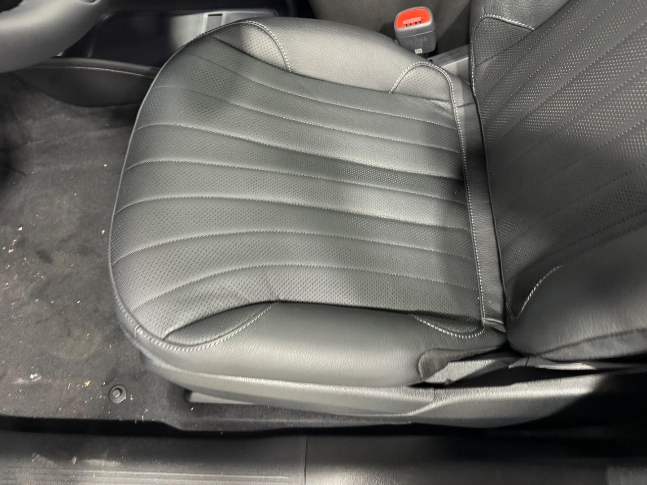 Mercedes-Benz EQS Vehicle Full-screen Gallery Image 29