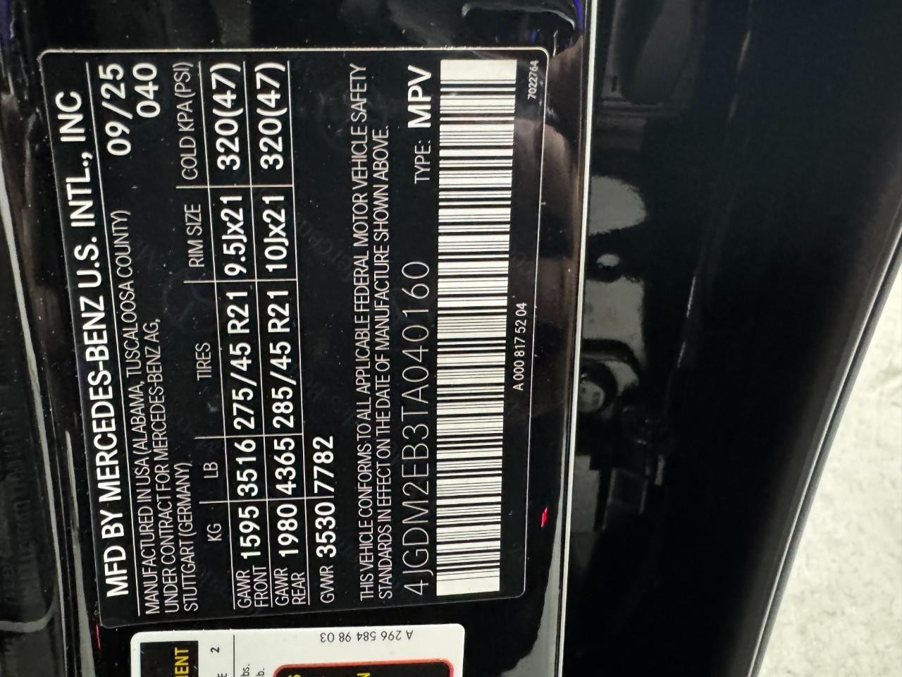 Mercedes-Benz EQS Vehicle Full-screen Gallery Image 36