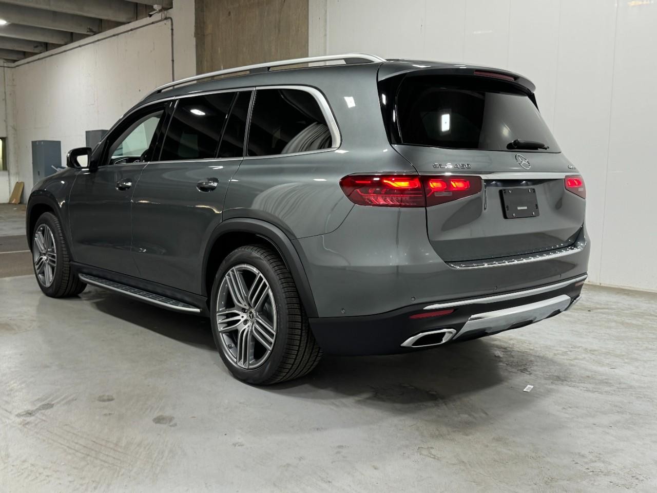 Mercedes-Benz GLS Vehicle Full-screen Gallery Image 3