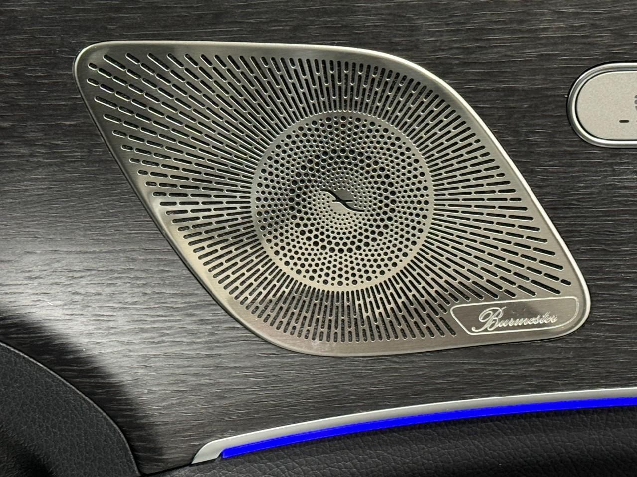 Mercedes-Benz GLS Vehicle Full-screen Gallery Image 23