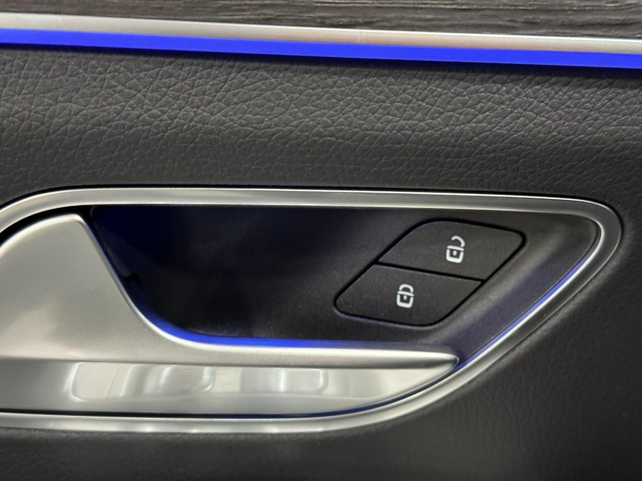 Mercedes-Benz GLS Vehicle Full-screen Gallery Image 28