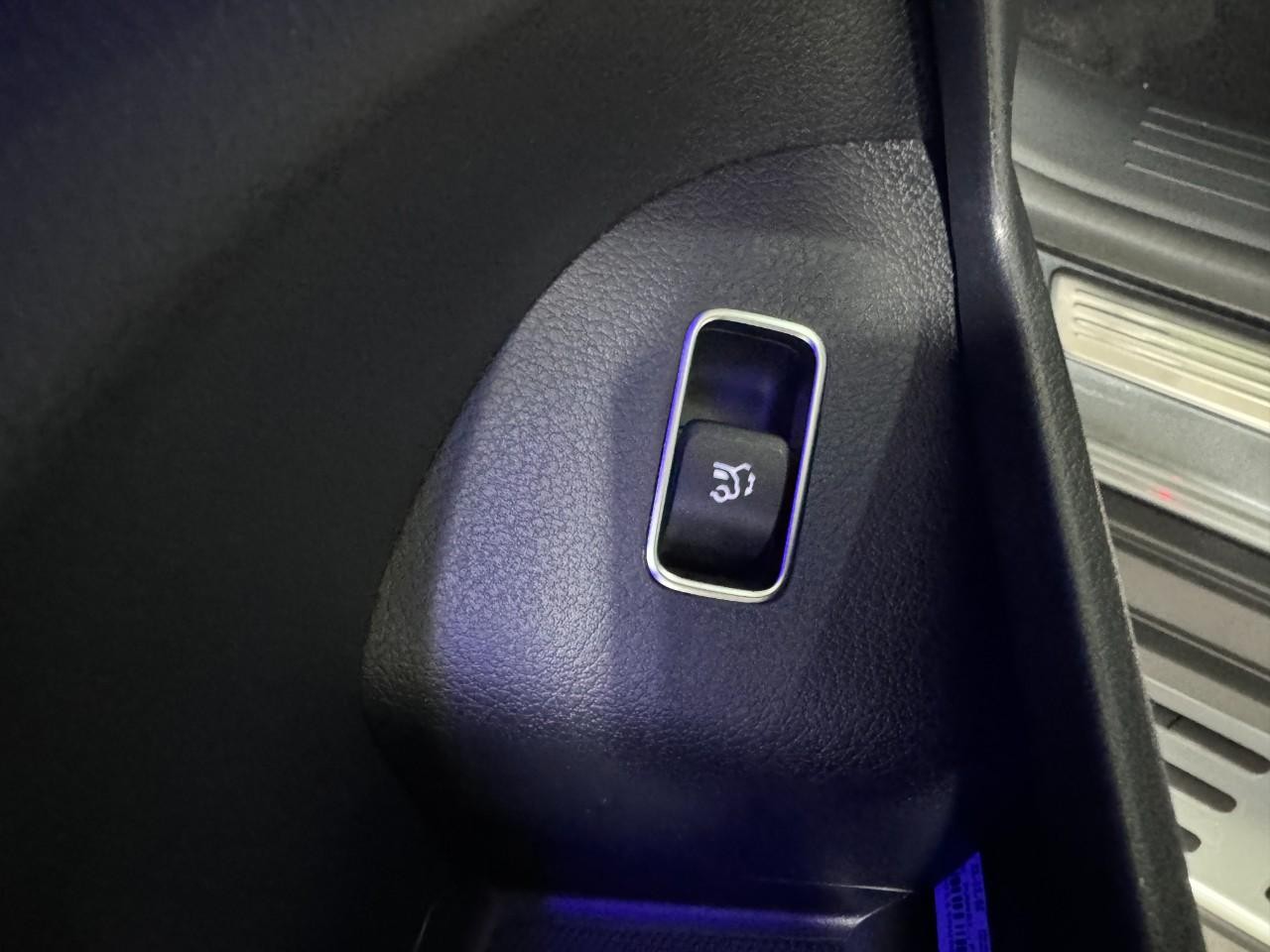 Mercedes-Benz GLS Vehicle Full-screen Gallery Image 30