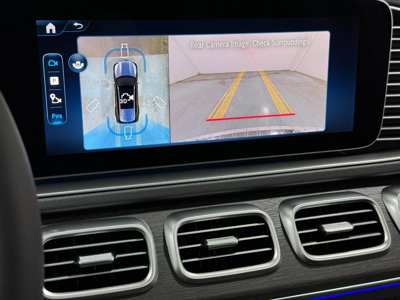 Mercedes-Benz GLS Vehicle Full-screen Gallery Image 38