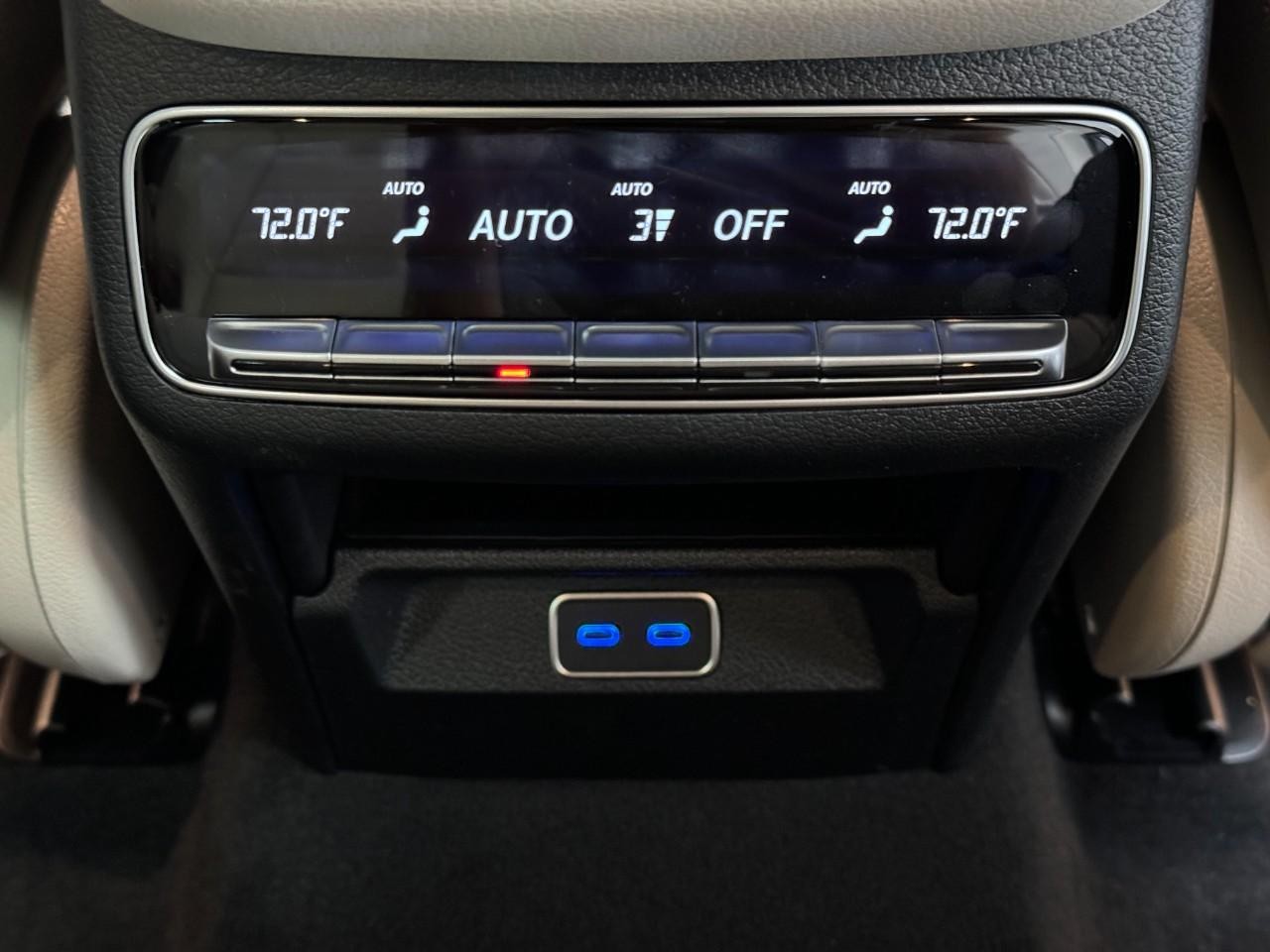 Mercedes-Benz GLS Vehicle Full-screen Gallery Image 13