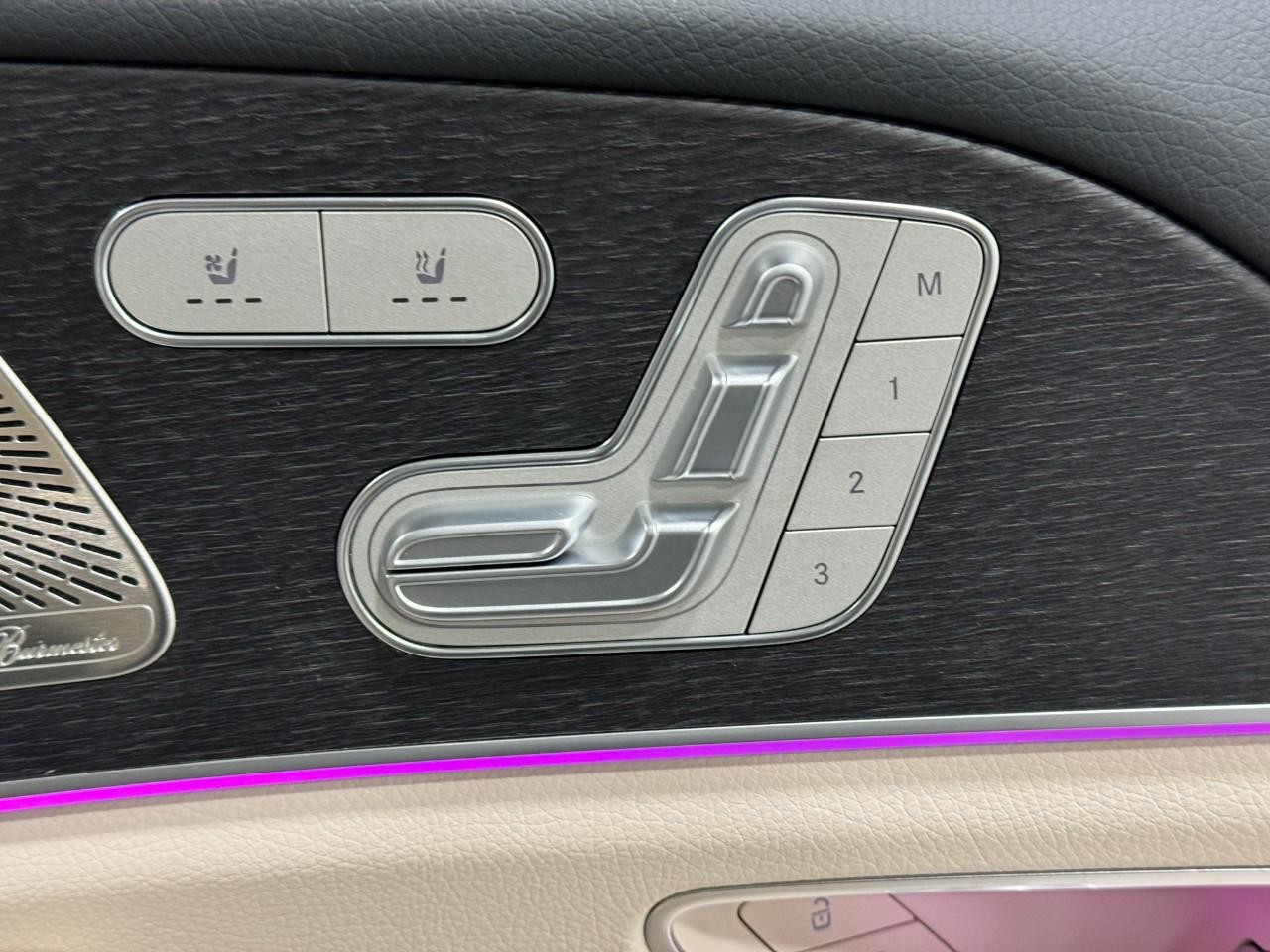 Mercedes-Benz GLS Vehicle Full-screen Gallery Image 23