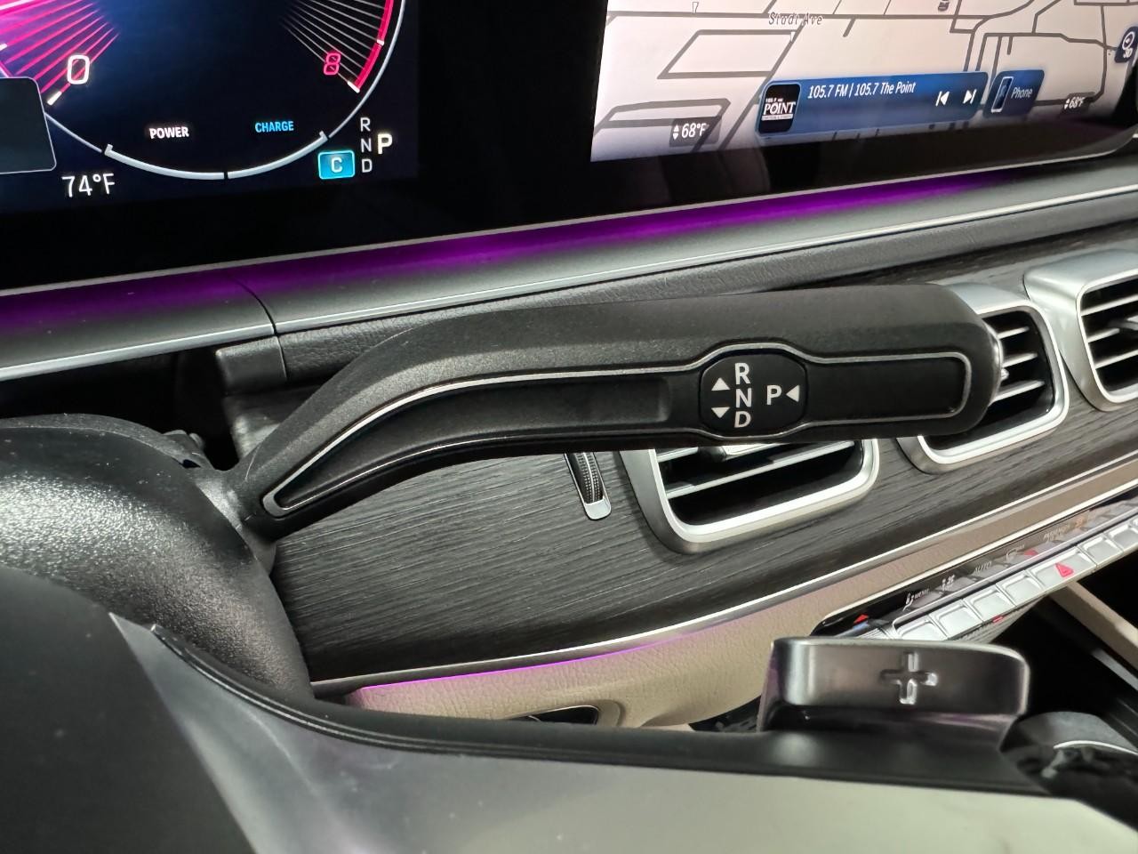 Mercedes-Benz GLS Vehicle Full-screen Gallery Image 37