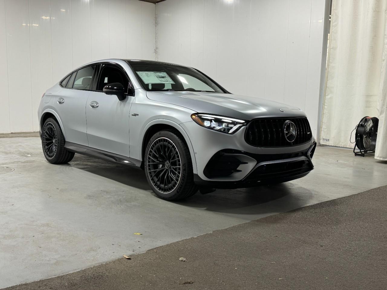 Mercedes-Benz GLC Vehicle Full-screen Gallery Image 6