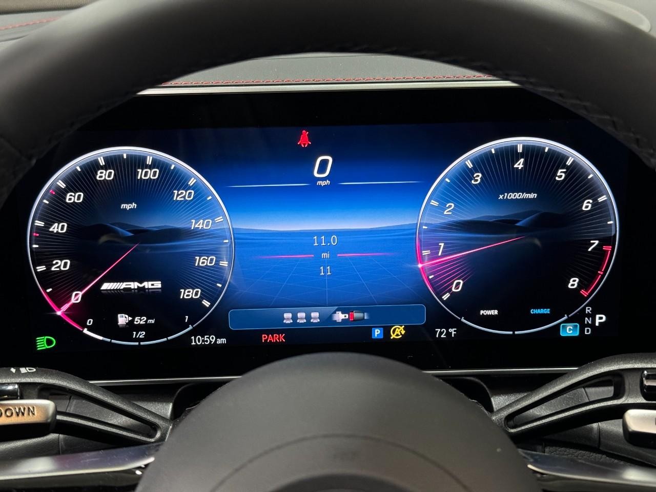 Mercedes-Benz GLC Vehicle Full-screen Gallery Image 34