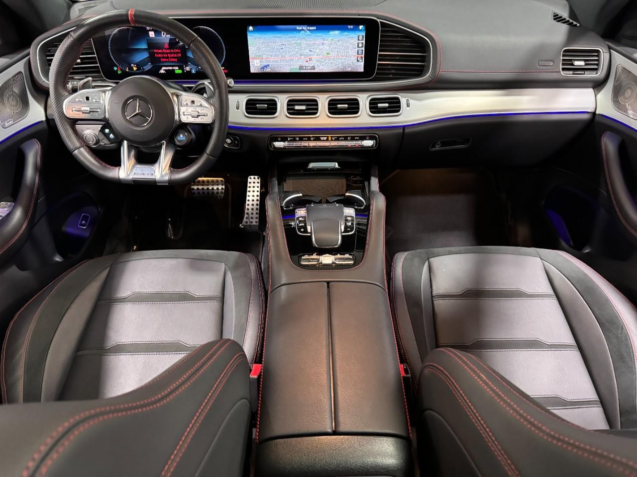 Mercedes-Benz GLE Vehicle Full-screen Gallery Image 12