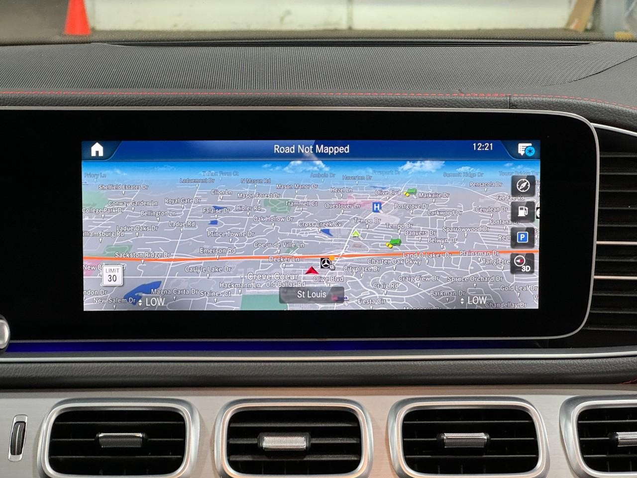 Mercedes-Benz GLE Vehicle Full-screen Gallery Image 14