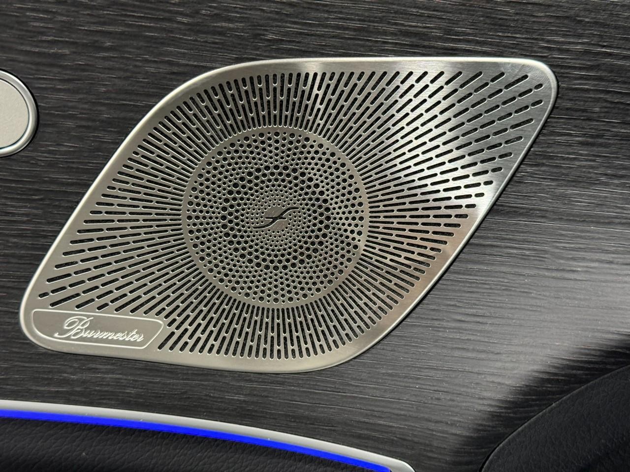 Mercedes-Benz GLE Vehicle Full-screen Gallery Image 23