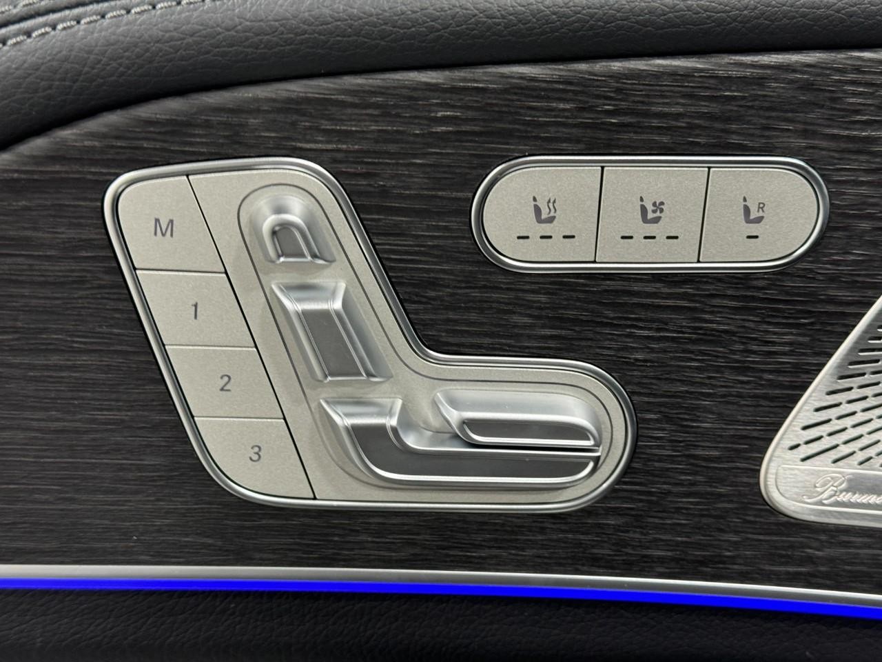 Mercedes-Benz GLE Vehicle Full-screen Gallery Image 24