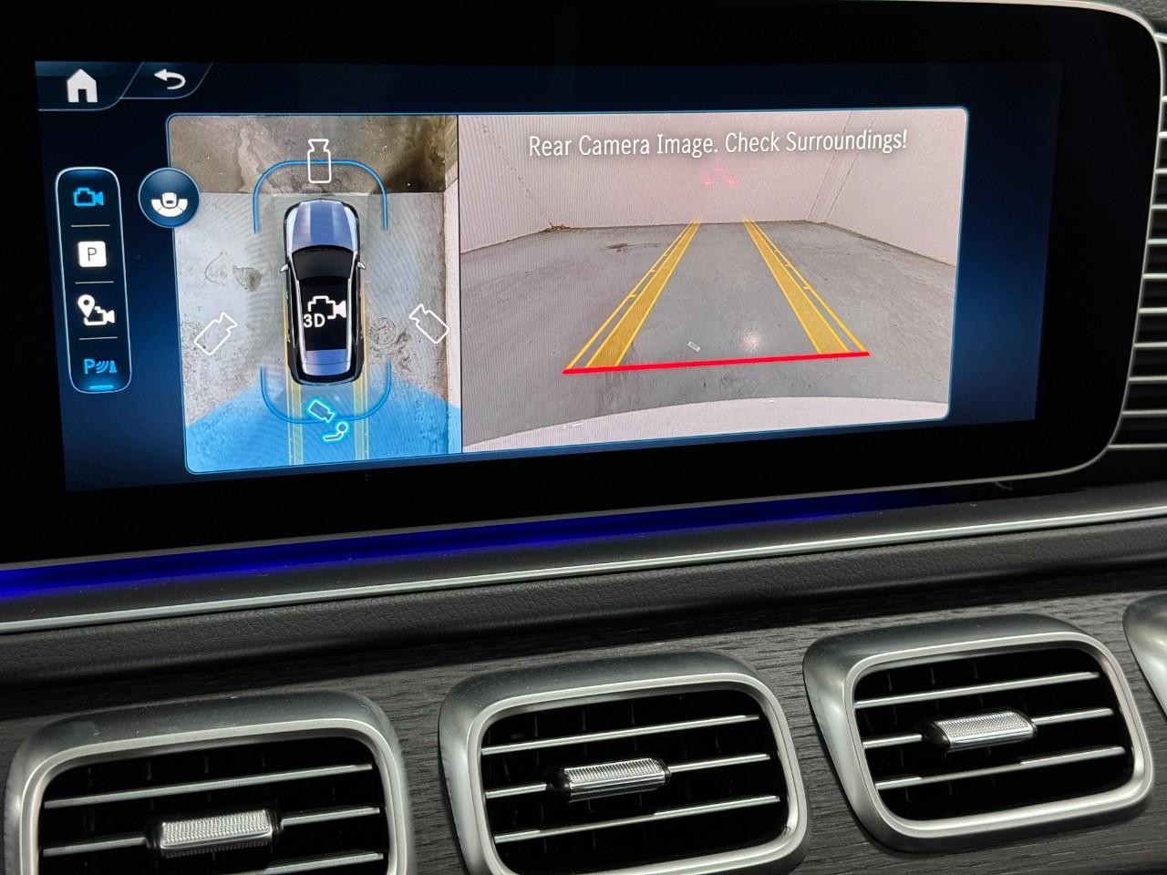 Mercedes-Benz GLE Vehicle Full-screen Gallery Image 35