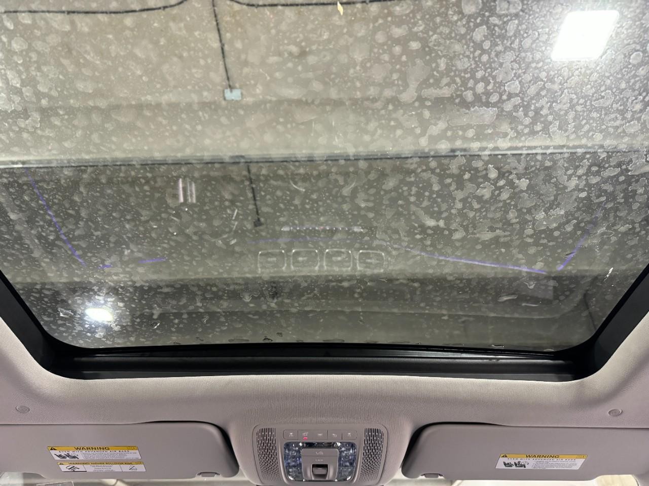 Mercedes-Benz GLS Vehicle Full-screen Gallery Image 14