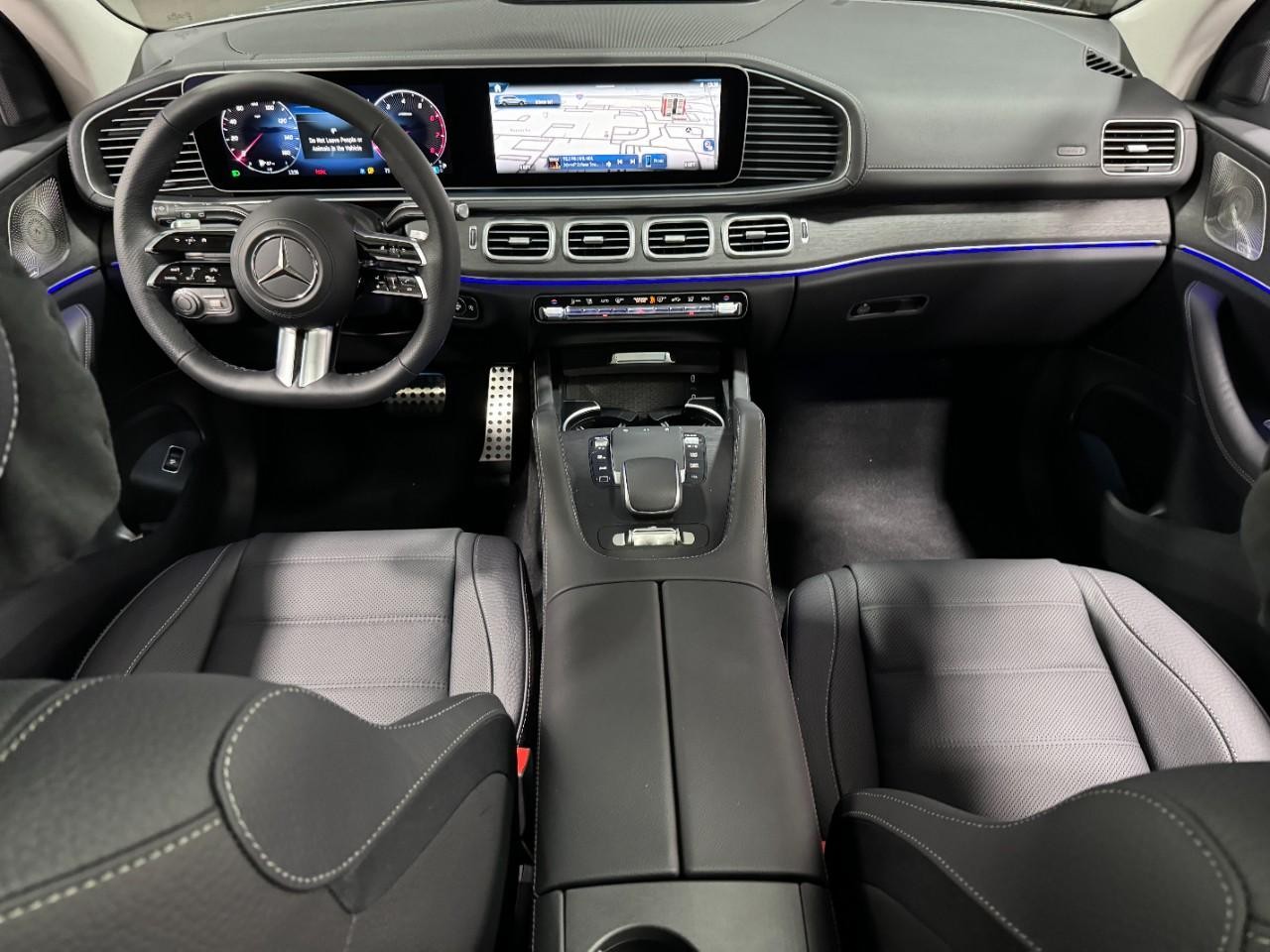 Mercedes-Benz GLS Vehicle Full-screen Gallery Image 15