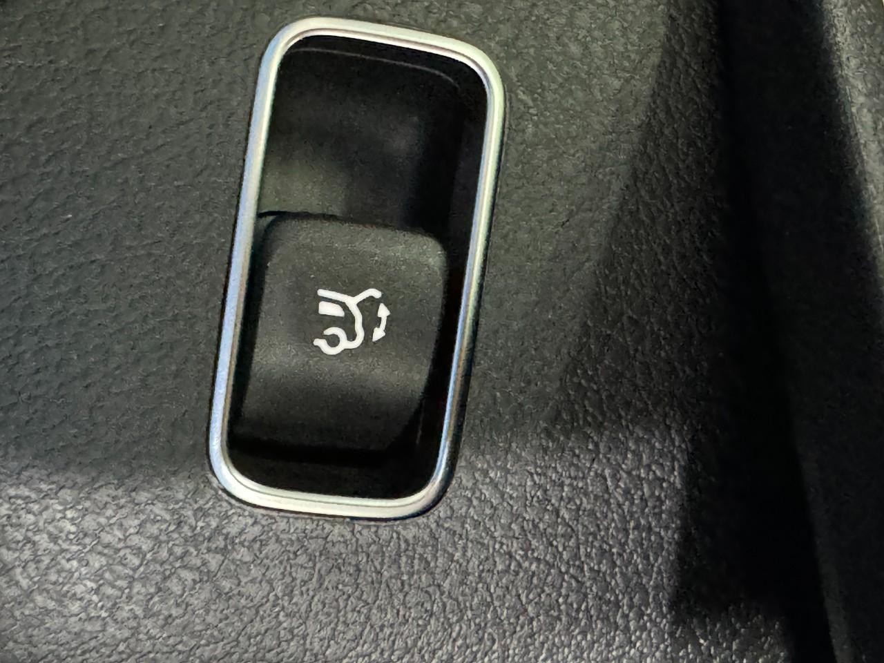 Mercedes-Benz GLS Vehicle Full-screen Gallery Image 30