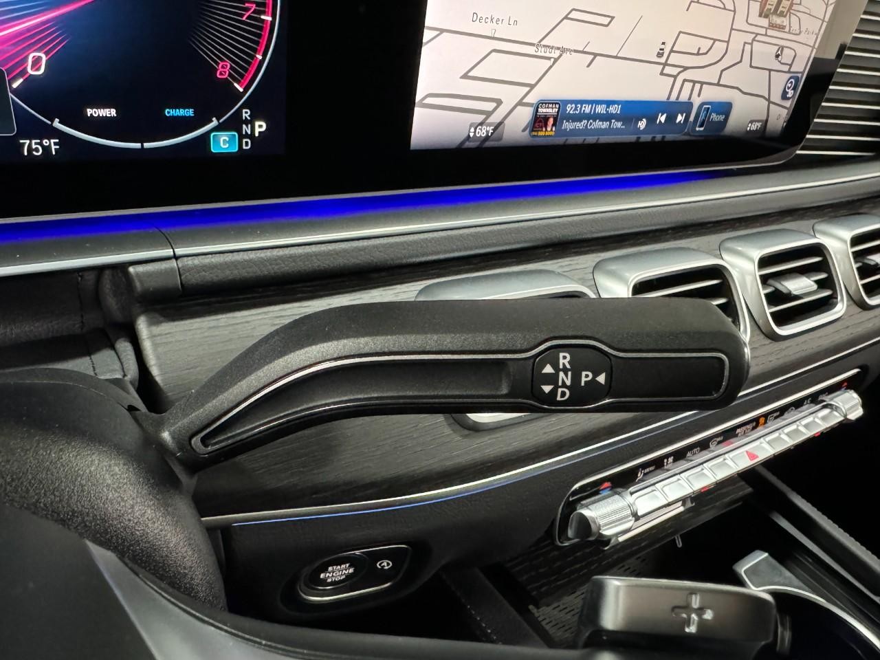 Mercedes-Benz GLS Vehicle Full-screen Gallery Image 37