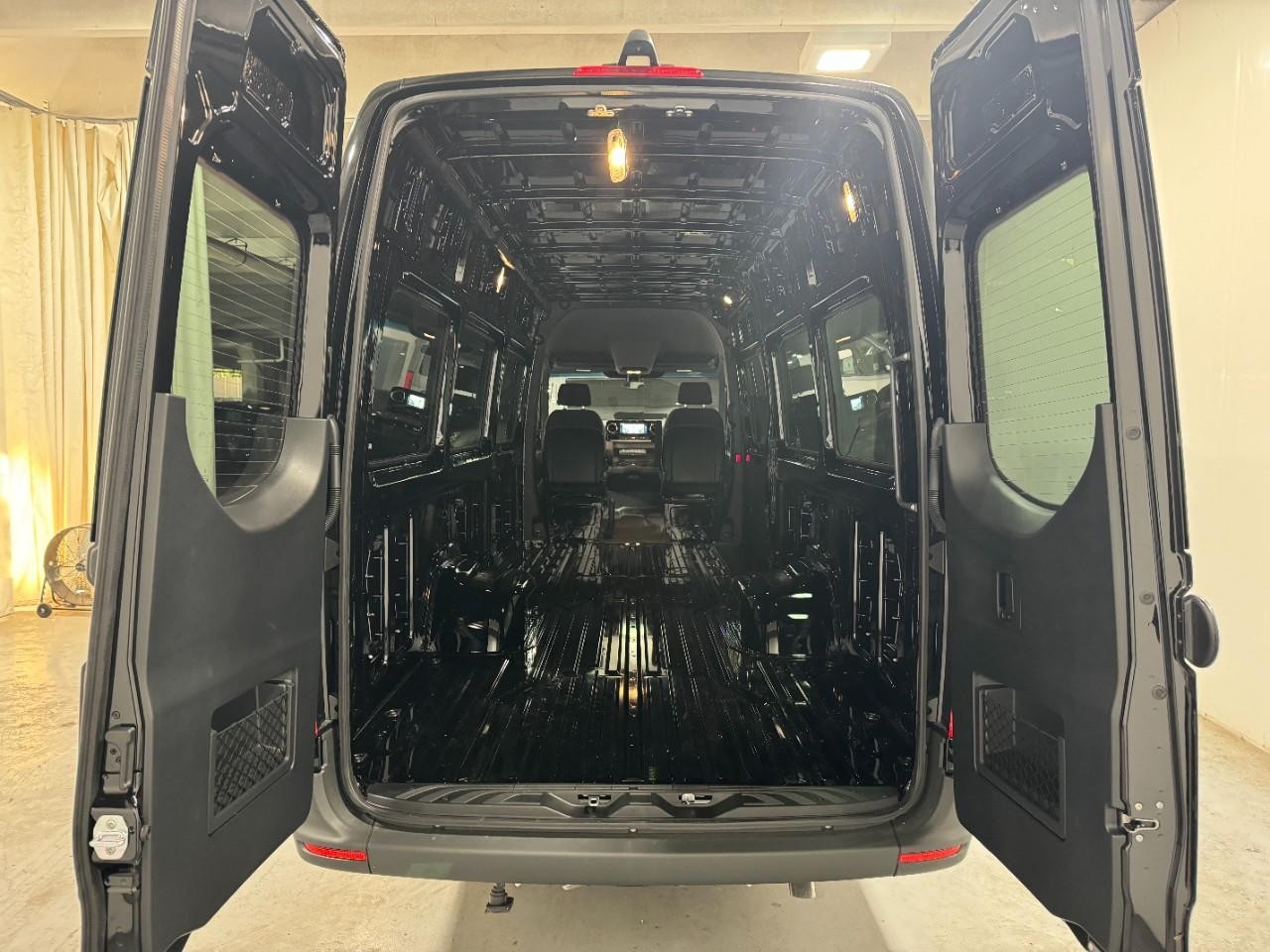 Mercedes-Benz Sprinter Cargo Van Vehicle Full-screen Gallery Image 9