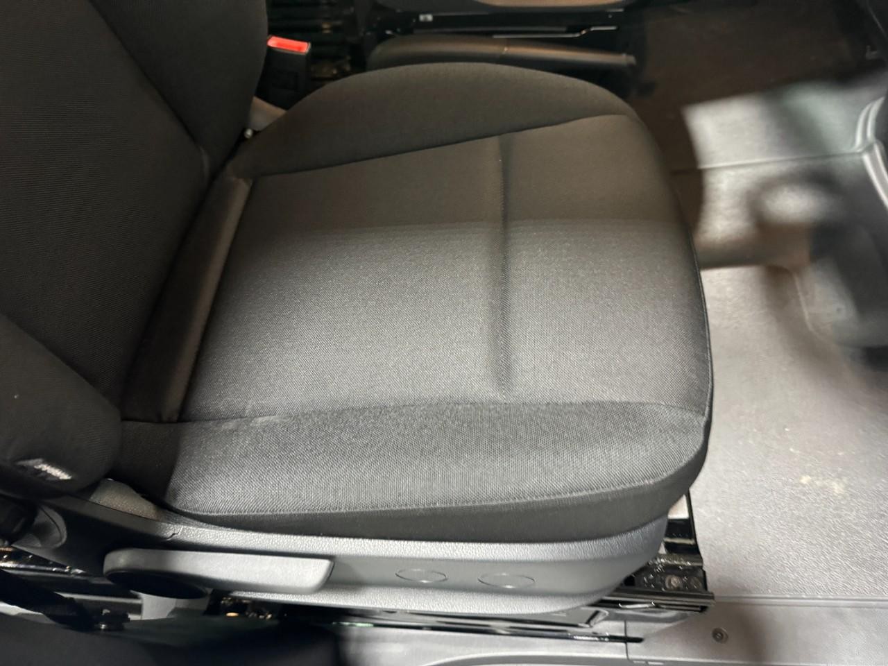 Mercedes-Benz Sprinter Cargo Van Vehicle Full-screen Gallery Image 18