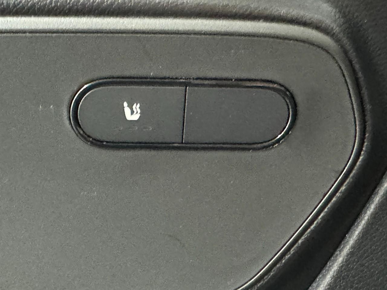 Mercedes-Benz Sprinter Cargo Van Vehicle Full-screen Gallery Image 23