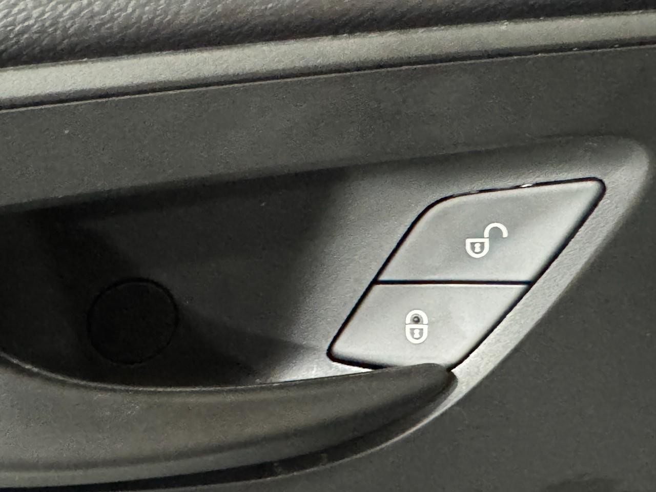 Mercedes-Benz Sprinter Cargo Van Vehicle Full-screen Gallery Image 24