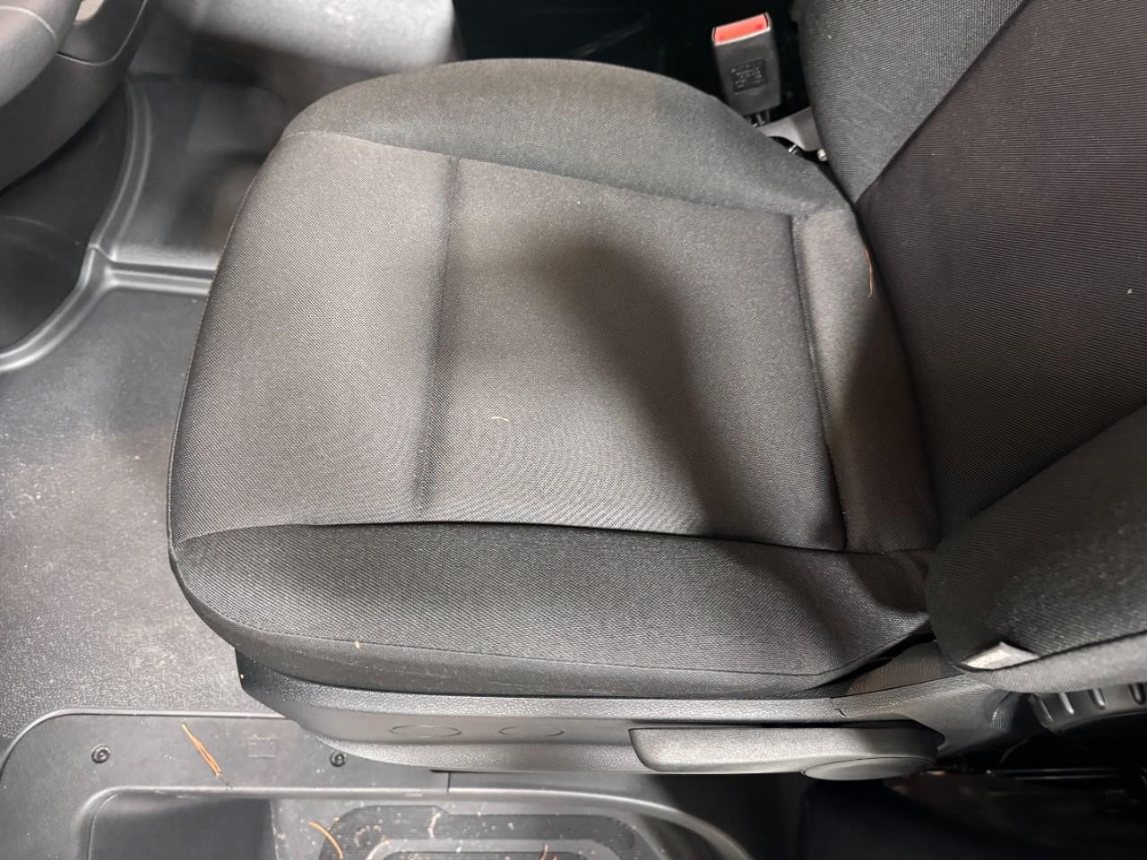 Mercedes-Benz Sprinter Cargo Van Vehicle Full-screen Gallery Image 26