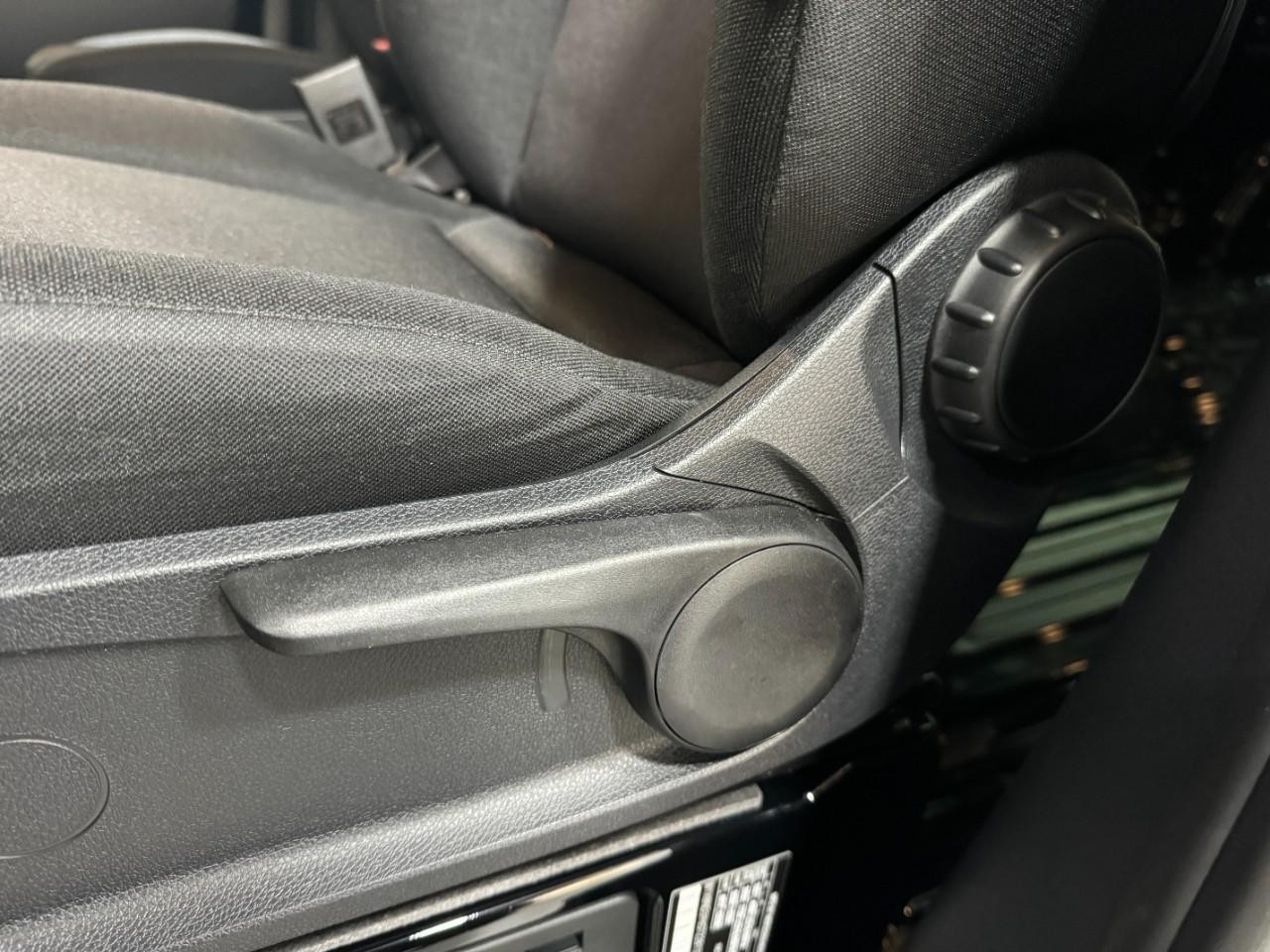 Mercedes-Benz Sprinter Cargo Van Vehicle Full-screen Gallery Image 27