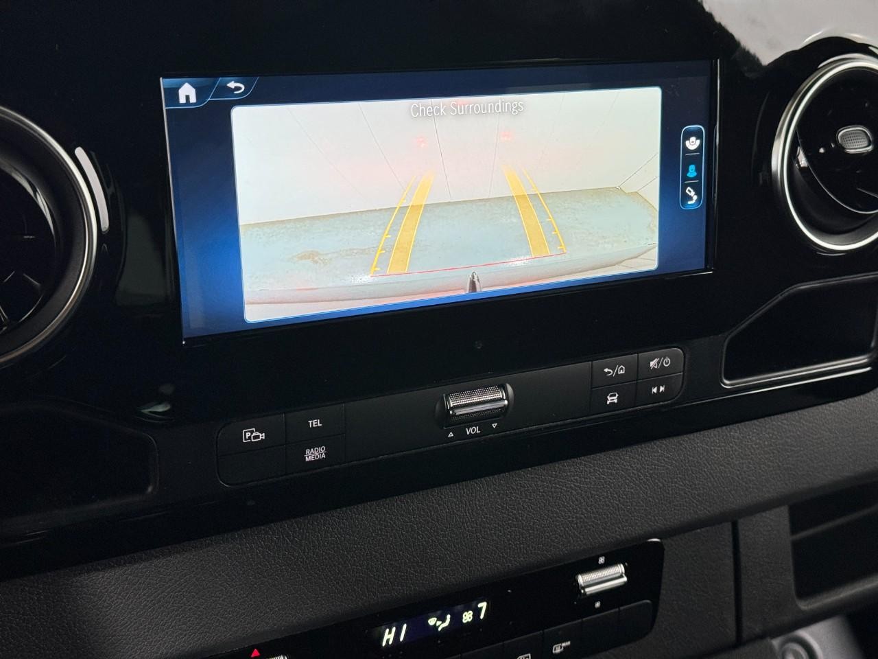 Mercedes-Benz Sprinter Cargo Van Vehicle Full-screen Gallery Image 33