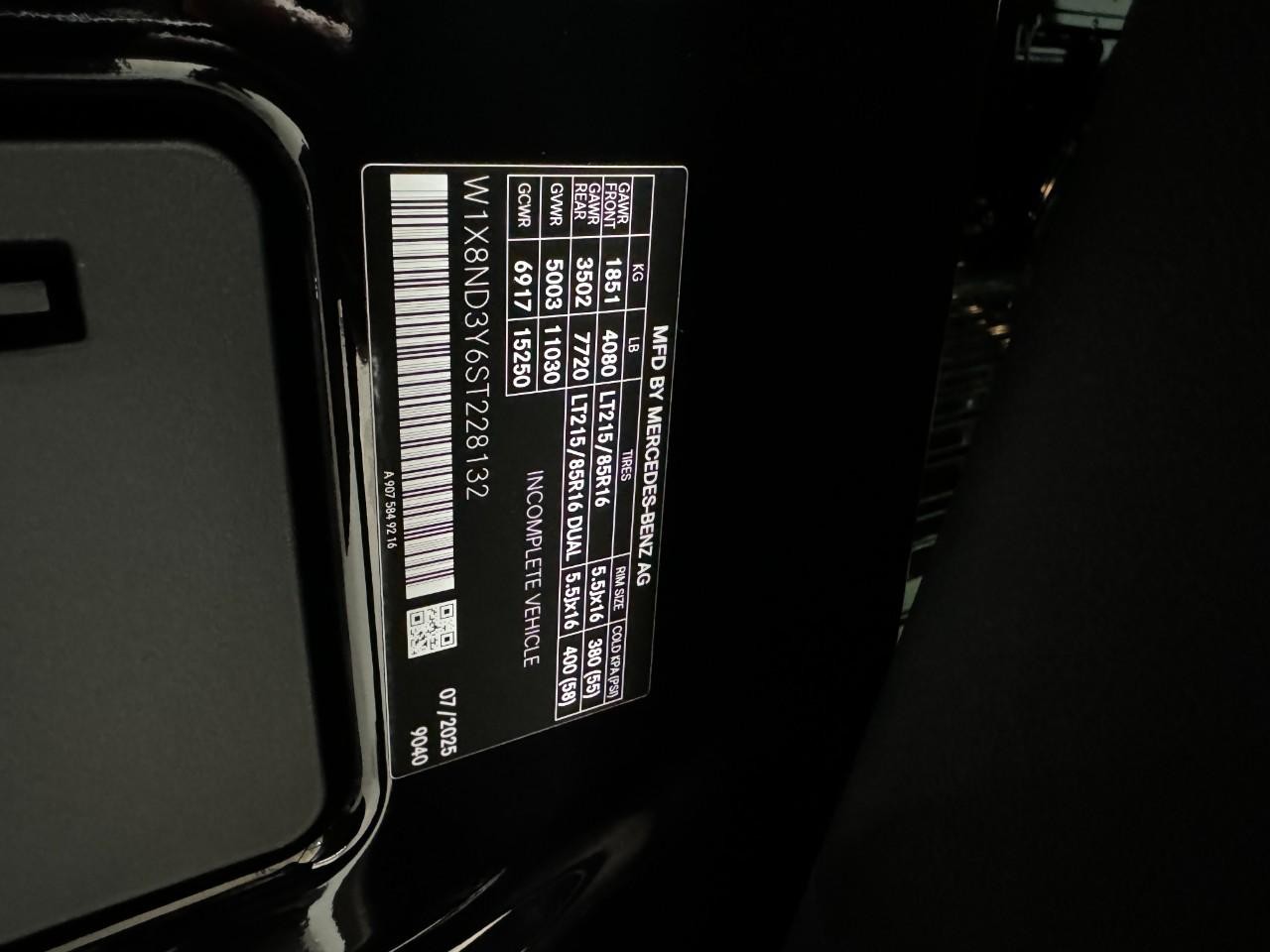 Mercedes-Benz Sprinter Cargo Van Vehicle Full-screen Gallery Image 34