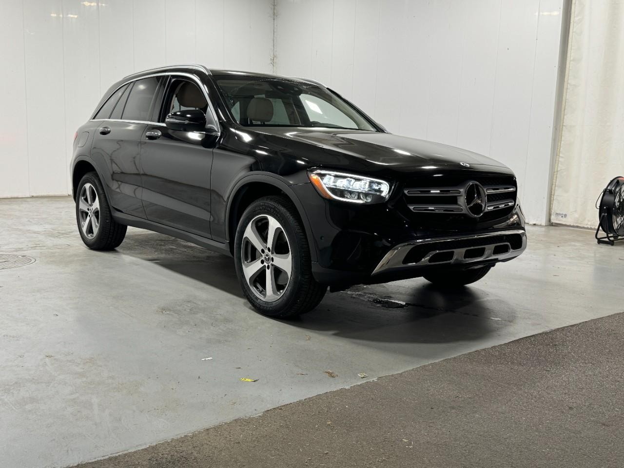 Mercedes-Benz GLC Vehicle Full-screen Gallery Image 6