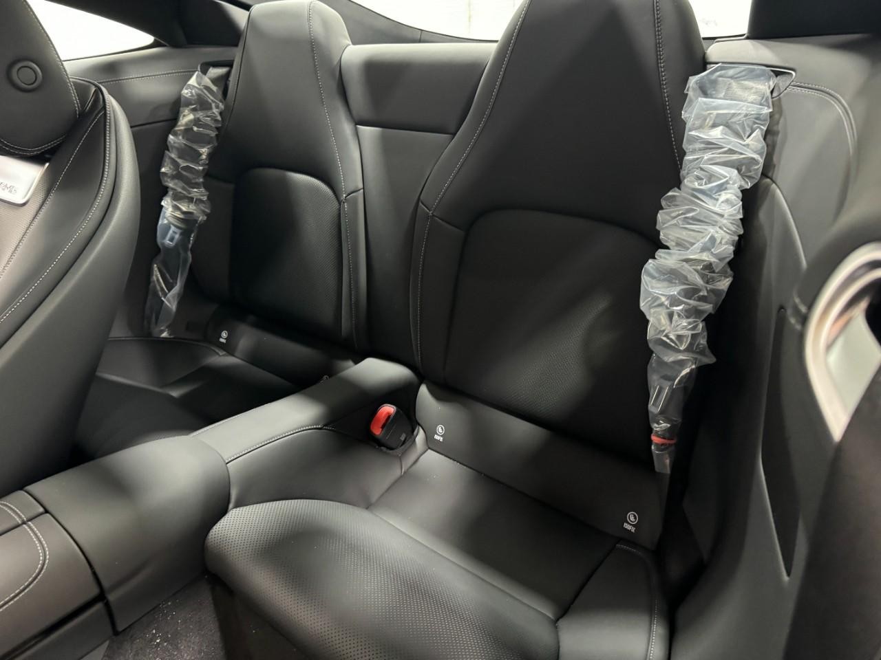 Mercedes-Benz AMG GT Vehicle Full-screen Gallery Image 8