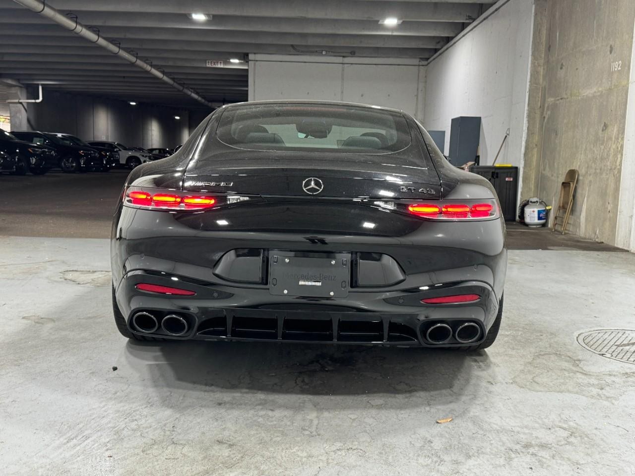 Mercedes-Benz AMG GT Vehicle Full-screen Gallery Image 9